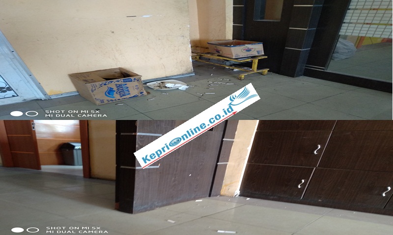 Perbub kawasan Tanpa Rokok Hanya Isapan Jempol , Puntung Rokok Berserak di Kantor PU Karimun