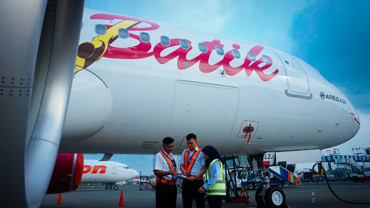 Saat Terbang Tamu Pesawat Batik Air Merokok di Toilet