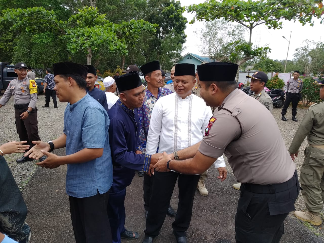 Kapolsek Teluk Bintan Jalin Silaturahmi Dengan Tokoh Masyarakat