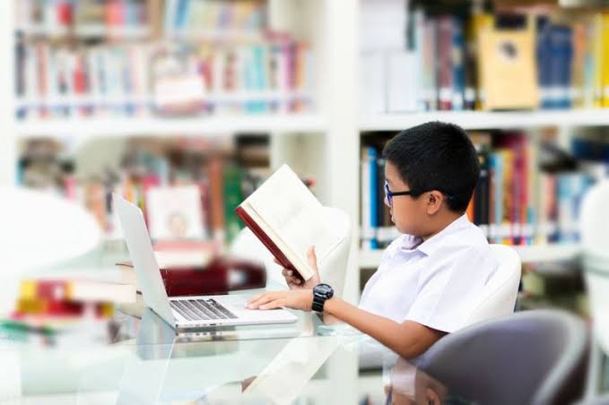 Strategi Komunikasi Public Relation dalam Meningkatkan Minat Baca di Perpustakaan