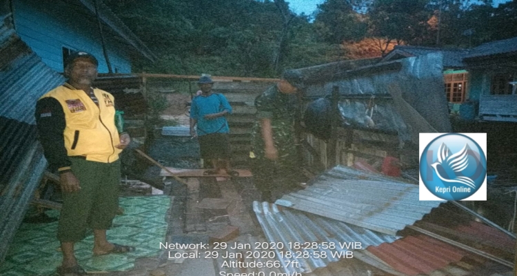 16 Rumah Dihantam Angin Puting Beliung di Desa Keban Moro