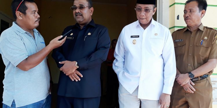 Breaking News ! Sah Aunur Rafiq Gandengan Anwar Hasyim