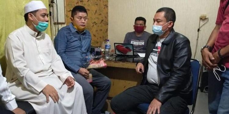 Kecewa , Imam Masjid di Tusuk IM