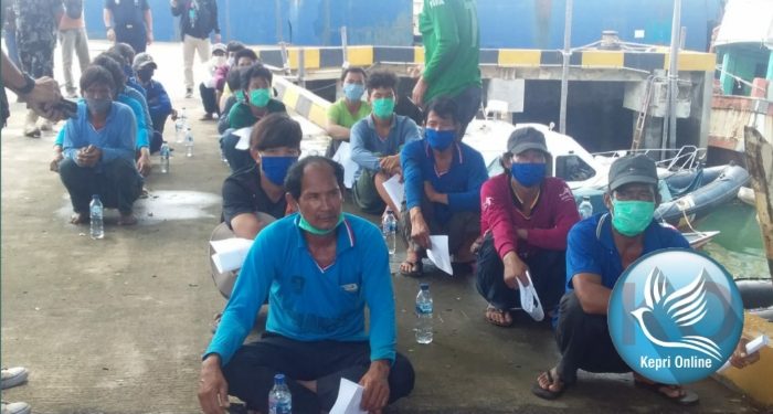 Luar Biasa ! 22 ABK Kapal Asing Asal Vietnam Masuk Perairan Indonesia Tanpa Pasport dan Seaman Book
