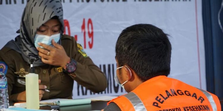 Tekan Jumlah Korban Covid 19 di Karimun,Tim Satgas Covid Tindak Tegas Pelanggar Protokoler Kesehatan