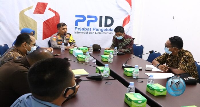 Kapolres Karimun dan KPUD Pastikan Pelaksanaan Pelipatan Surat Suara Ikuti Prorokler Kesehatan dan 3M