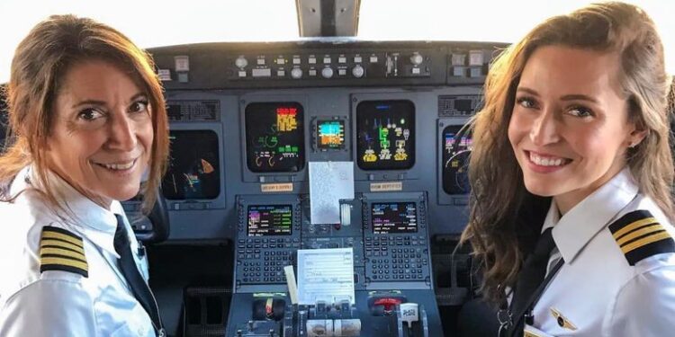 Viral, Duet Pilot Ibu dan Anak Perempuan yang Terbang di Satu Kokpit