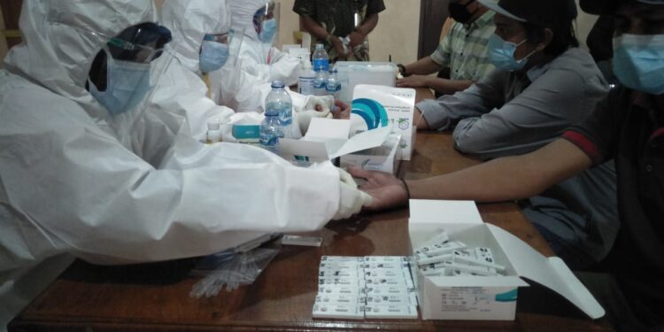 Ciptakan Pilkada Bebas Covid 19, KPPS Jalani Rapid Tes