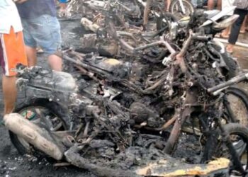 Kasihan! 40 Kios di Pasar Sungai Guntung Terbakar, Puluhan Motor Jadi Besi Rongsokan