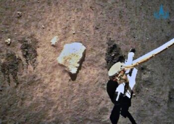 Bawa Batu dari Bulan, Pesawat Antariksa China Tiba di Bumi