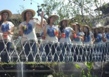 Jembatan Ambruk, 30 Finalis Miss Thailand Tercebur ke Kolam Saat Sesi Foto