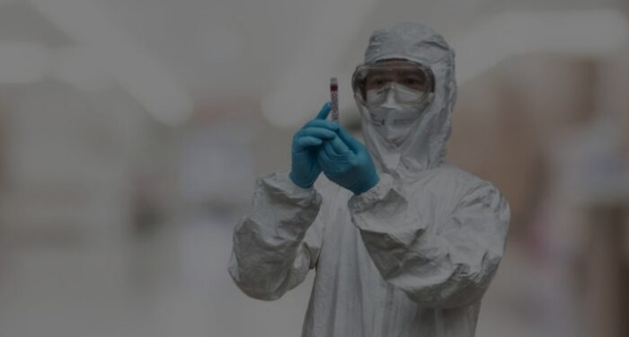 Perawat New York Penerima Pertama suntikan vaksin Covid-19 Pfizer di AS