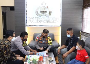 Hebat, Peduli dengan Kamtibmas Bapak Razak Warga Penarah Hibahkan Tanahnya ke Polres Karimun