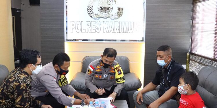 Hebat, Peduli dengan Kamtibmas Bapak Razak Warga Penarah Hibahkan Tanahnya ke Polres Karimun