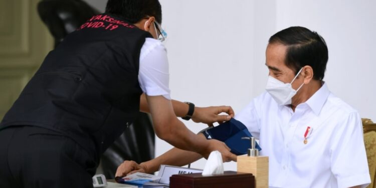 Jokowi Sebut Masyarakat Umum Mulai Divaksin Corona Pertengahan Februari