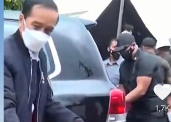 Saat Mobil Rombongan Joko Widodo Terobos Banjir Kunjungan ke Pekauman Ulu Banjar Kalsel