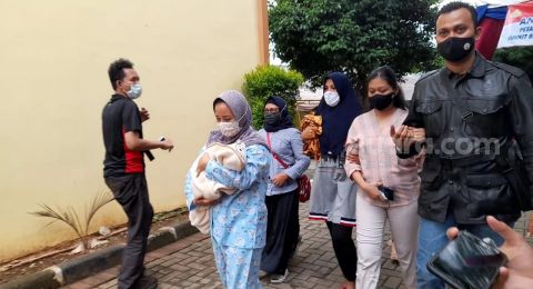 Bikin Haru! Bayi Berusia 7 Hari ke RS Polri Cari Ayahnya Korban Sriwijaya Jatuh
