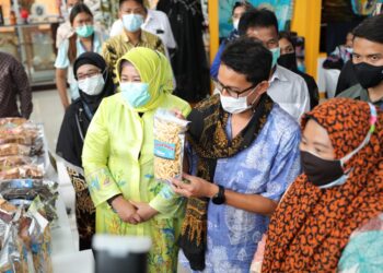Sandiaga Uno Sebut Batik Batam Layak Jadi Produk Unggulan
