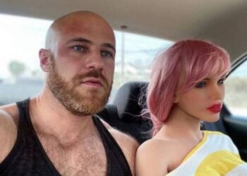 Kesepian, Pria Ini Mengaku Selingkuh saat Boneka yang Dinikahinya Rusak