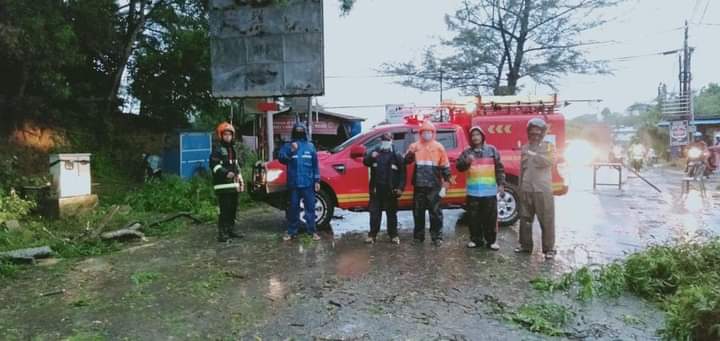 Kepala Dinas Pemadam Kebakaran Kota Batam: Hujan Deras Masih Mengguyur, Masyarakat Diimbau Untuk Selalu Waspada