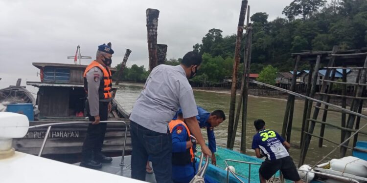 Akibat Gelombang Tinggi Kapal Jaring Kurau Tenggelam, 3 Orang ABK Berhasil Diselematkan