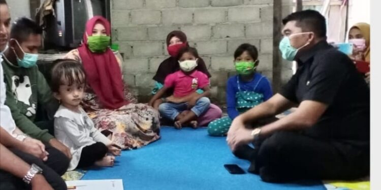Aksi Gerakan Kemanusiaan Kejari Ringankan Beban Orang Tua Akila