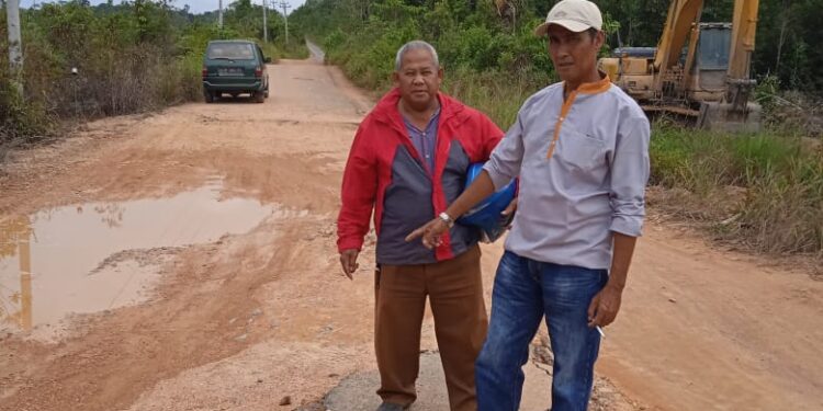Camat Singkep Barat, Berharap Perhatian Provinsi Kepri Atas Jalan yang Rusak