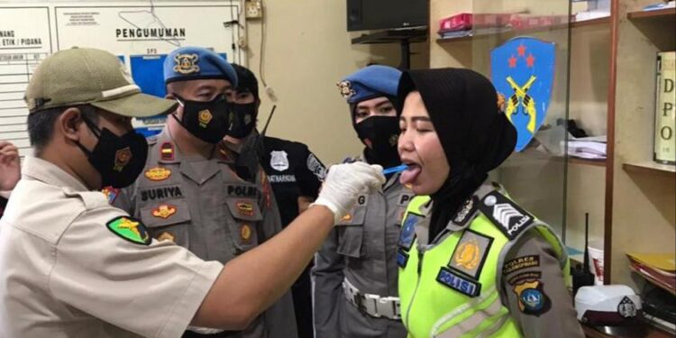 Personil Polres Tanjungpinang Gelar Tes Urine