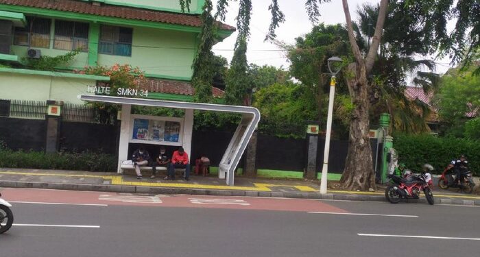 Polisi Tangkap Sejoli Mesum di Halte Bus di Senen, Jakpus!