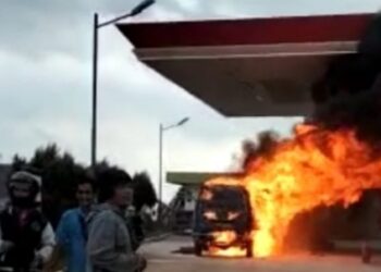 Kebakaran Mini Bus di SPBU Batu Aji, Satu Balita Tewas