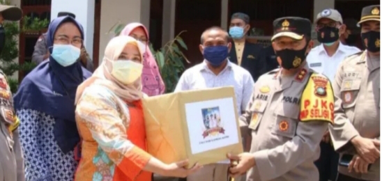 Kapolda Kepri Lakukan Pemukulan Gong Menandakan Program PPKM Mulai Terlaksana