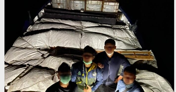 Bea Cukai Batam Berhasil Amankan Kapal Berisi Rokok dan Mikol Ilegal Senilai 10 Miliar