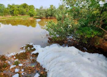 Beredar Foto dan Video Busa Mirip Limbah di Danau Perumahaan Ameria