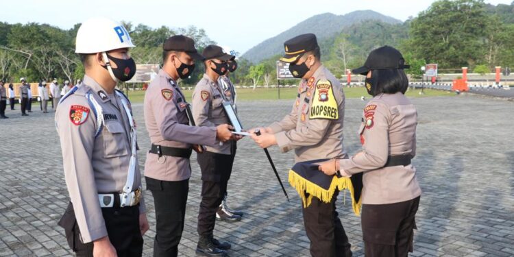 Terlibat Narkoba,Dua Anggota Polres Lingga di Berhentikan Secara Tidak Hormat
