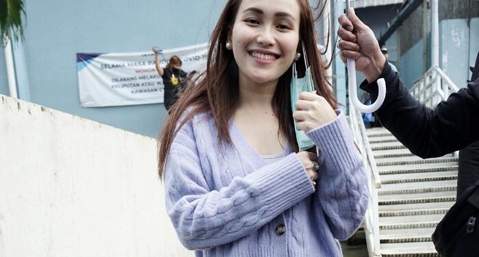 Ayu Ting Ting jawab kabar batal menikah dengan Adit Jayusman