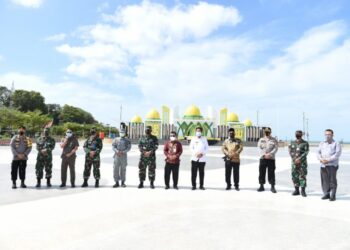 Isdianto Resmikan Kawasan Pesisir Pantai Gurindam 1