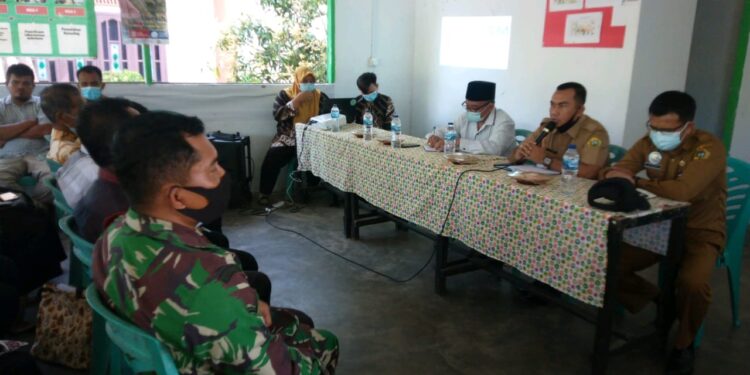 Lewat Musyawarah Masyarakat Desa,Babinsa Desa Parit Siap Ajak Masyarakat Jaga Lingkungan