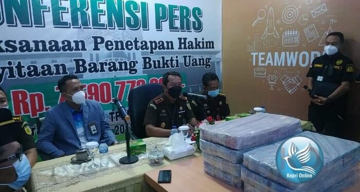Kejati Kepri Berhasil Kembalikan Uang Negara Sebesar Rp 8 Miliar dari Kasus Korupsi Penyimpangan Izin Pertambangan