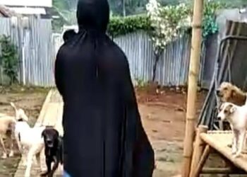 70 Anjing Peliharaannya Ditolak, Wanita Bercadar Ungkap Provokator