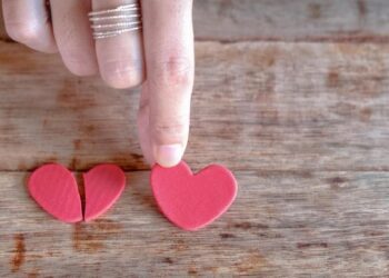 Sakit Hati Suami Pergoki Istri Diduga Selingkuh dengan Oknum Polisi