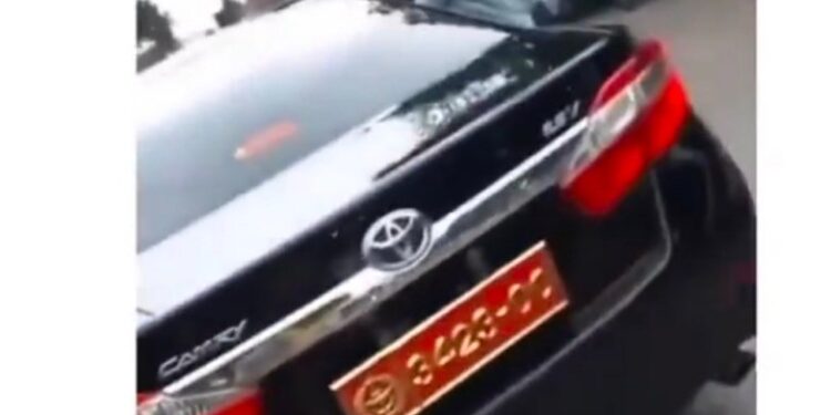 Viral Wanita Pamer Mobil Dinas Berpelat TNI, Kapuspen: Nomor Bodong!