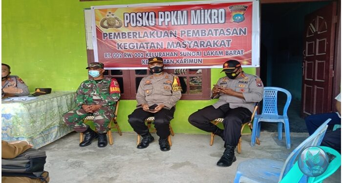 TNI Bersama Polisi Hadiri Peresmian Posko PPKM