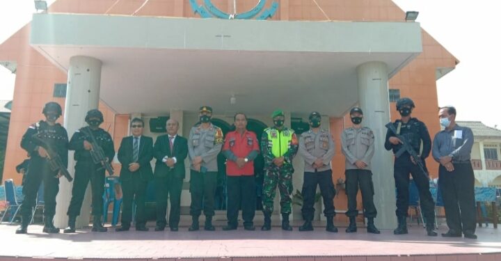 Hari Paskah, Personel Koramil Melaksanakan Pengamanan Ibadah Jum’at Agung di Semua Gereja HKBP di Karimun