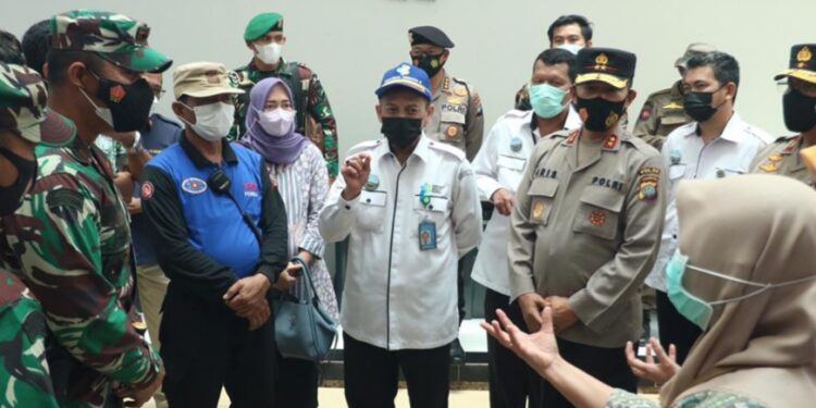 Melaksanakan Arahan Presiden Guna Menekan Laju Covid 19, Kapolda Kepri Gerak Cepat Meninjau Tempat Karantina Pekerja Migran