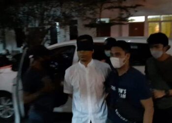 Polri: Mata Munarman Ditutup, Sesuai SOP Tangkap Tersangka Teroris