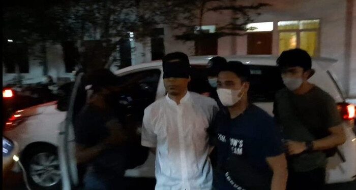 Polri: Mata Munarman Ditutup, Sesuai SOP Tangkap Tersangka Teroris