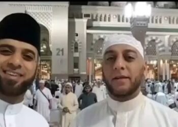 Menangis, ‘Kembaran’ Berdoa Semoga Syekh Ali Jaber Gembira di Dalam Kubur