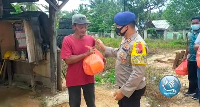 Memasuki Bulan Suci Ramadan, Kapolres Karimun Barbagi Sembako Gratis