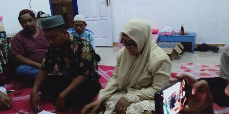 Kenal 26 Hari, Pemuda 28 Tahun Mantap Nikahi Perempuan 53 Tahun: Dia Hadiah Ulang Tahun Terindah