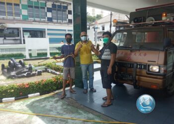 Guna Memutus Mata Rantai Penyebaran Covid-19 ,Koramil 01/Balai laksanakan penyemprotan cairan disinfektan